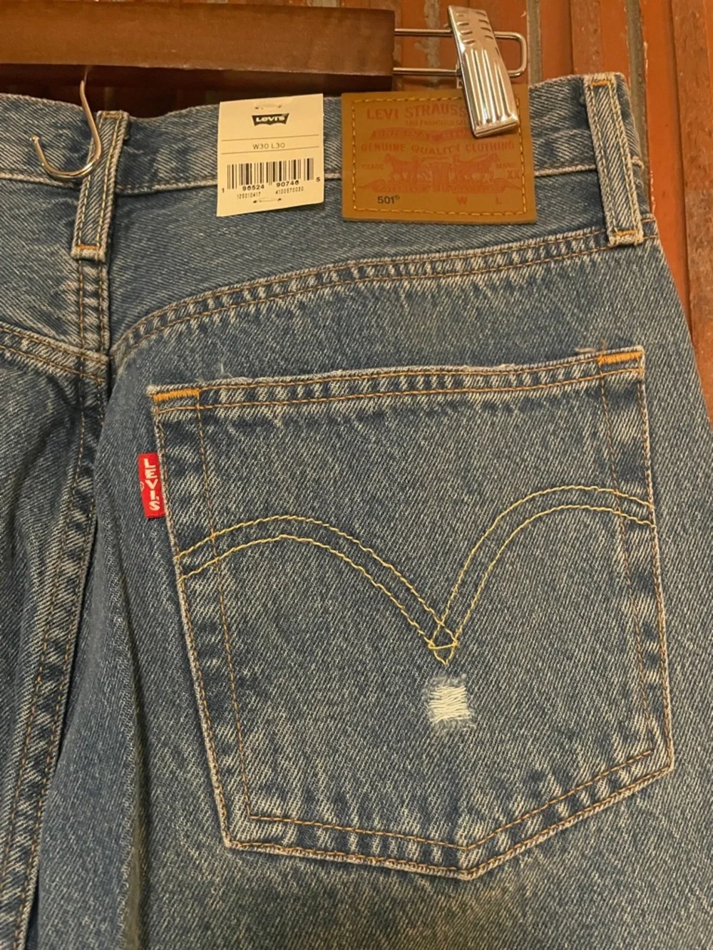 NWT Levi’s 501 women’s distressed high rise button fly straight leg jeans - Picture 5 of 11